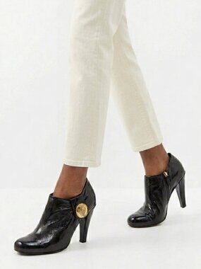 Gucci Hysteria Patent Leather Ankle Booties Crest Logo Heels